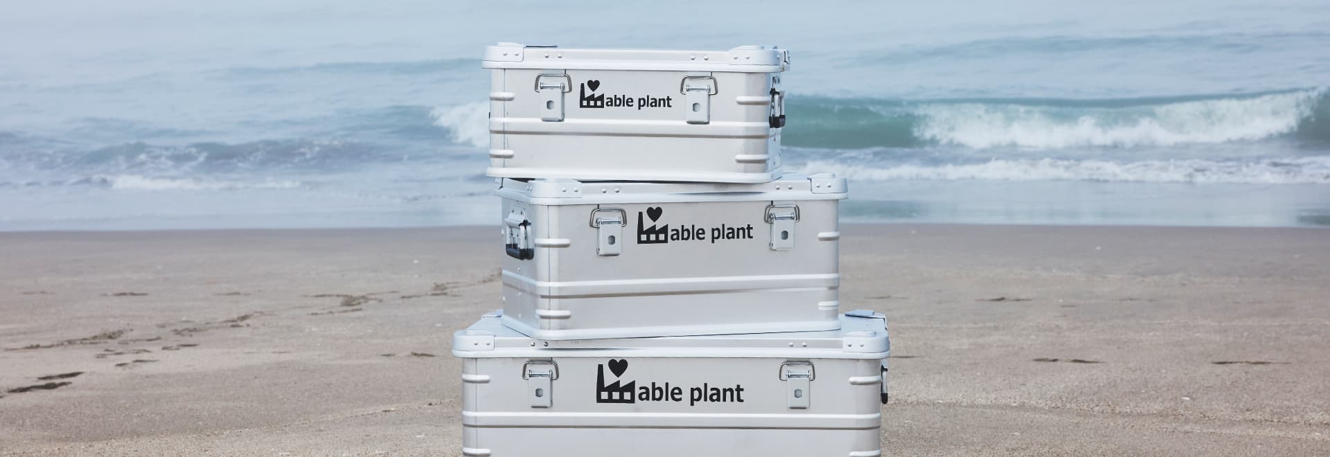 アルミコンテナボックス | キャンプを快適にするアウトドア用品