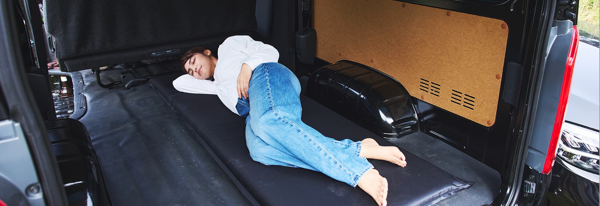 インフレーターマット | キャンプを快適にするアウトドア用品